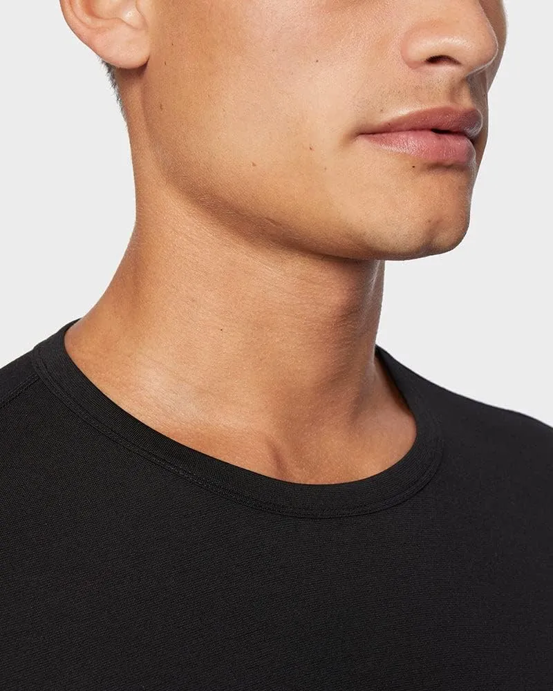 32 Degrees Men's Lightweight Baselayer Crew Top | Long Sleeve | Form Fitting | 4-Way Stretch | Thermal